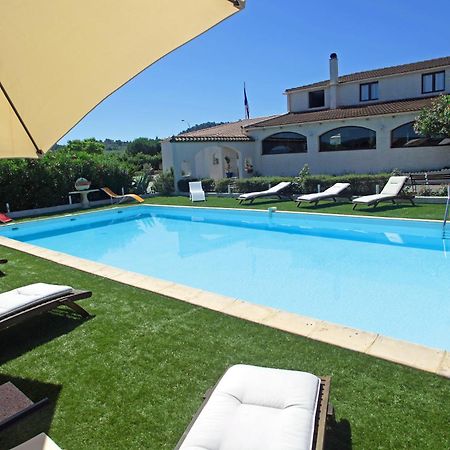 Logis Hotel Le Pressoir Сен-Шиньян Экстерьер фото