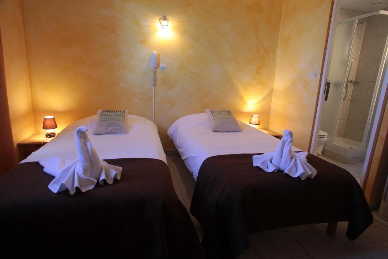 Logis Hotel Le Pressoir Сен-Шиньян Экстерьер фото